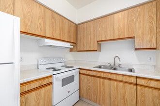 Villa Metropolitano in Los Angeles, CA - Building Photo - Interior Photo