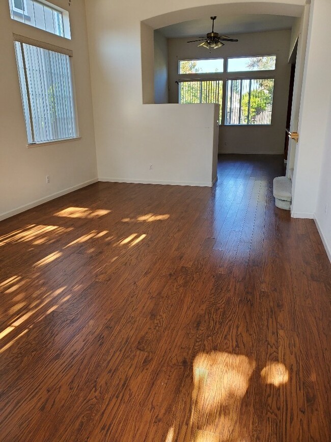 105 Lembi Dr in Folsom, CA - Building Photo - Building Photo