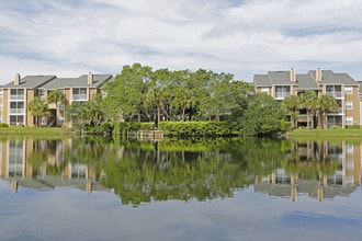 THE RETREAT AT VISTA LAKE in Ft. Myers, FL - Foto de edificio - Building Photo