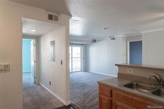 12158 W Dorado Pl, Unit 204 in Littleton, CO - Building Photo - Building Photo