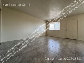 540 Locust St in Lodi, CA - Building Photo - Building Photo