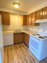 1330 S Ivy St in Cornelius, OR - Building Photo - Building Photo