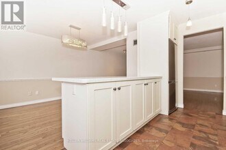633-1633 Bay St. in Toronto, ON - Building Photo - Building Photo