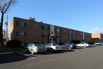 Meadowbrook Apartments in Hatfield, PA - Foto de edificio - Building Photo