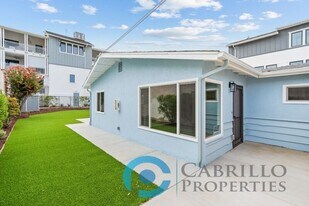 885 Home Ave in Carlsbad, CA - Building Photo