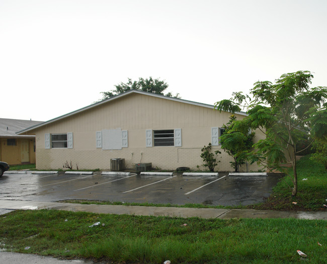 2240 NW 59th Ter in Fort Lauderdale, FL - Building Photo - Building Photo