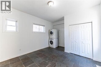 265 Main St W in Hamilton, ON - Building Photo - Building Photo