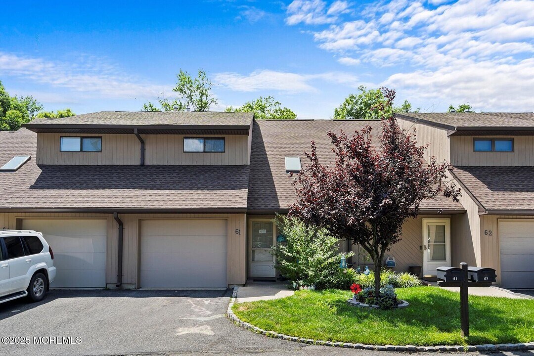 61 Lenape Trail in Tinton Falls, NJ - Building Photo