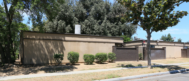 Rafael Apartments in Fresno, CA - Foto de edificio - Building Photo