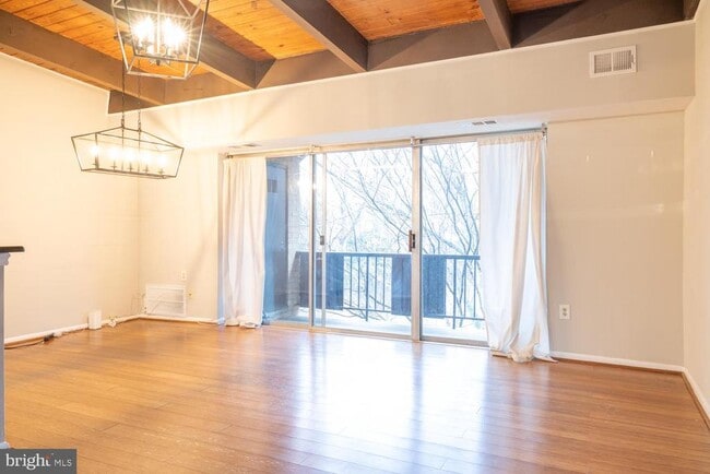 7857 Enola St in McLean, VA - Building Photo - Building Photo