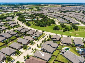 9809 Echo Summit Dr in Oak Point, TX - Foto de edificio - Building Photo