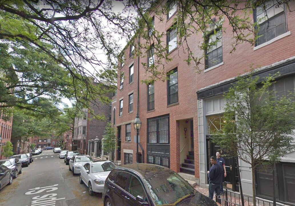 11 Phillips St, Unit Phillips St #2 in Boston, MA - Building Photo