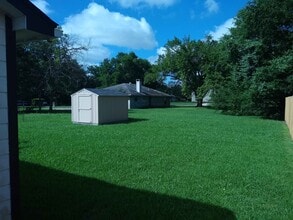 424 Dixon St in Terrell, TX - Building Photo - Building Photo