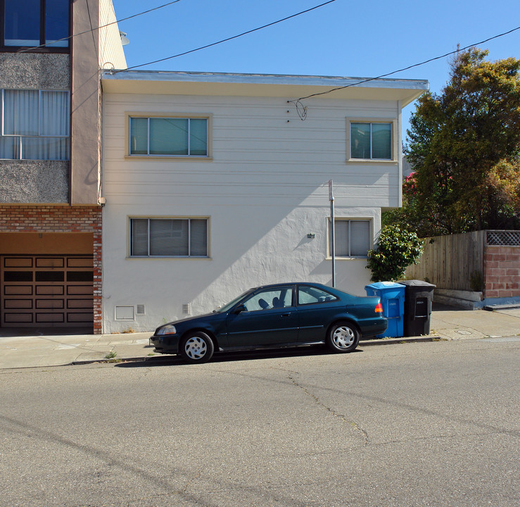 2222 Vicente St in San Francisco, CA - Foto de edificio