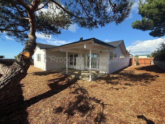 1790 Eucalyptus Ave in Seaside, CA - Building Photo - Building Photo