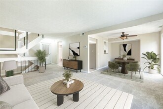 267 Deepwood Dr in Wadsworth, OH - Building Photo - Building Photo