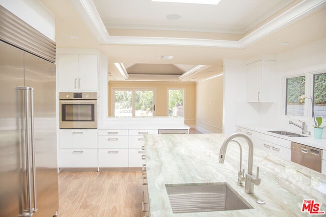17965 Seabreeze Dr in Los Angeles, CA - Building Photo - Building Photo