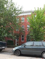 822 Hollins St in Baltimore, MD - Building Photo