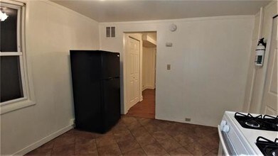 19 Haag St-Unit -2 in Sayreville, NJ - Building Photo - Building Photo