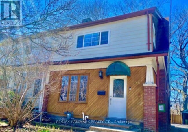 property at 228 Gainsborough Rd