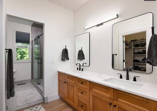 410 Oxford Dr in Bozeman, MT - Building Photo - Building Photo