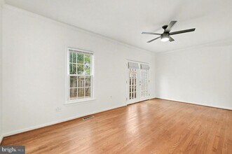 5502 Lakewhite Ct in Fairfax, VA - Building Photo - Building Photo