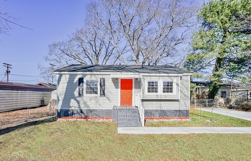 407 Meridian Ave in Taylors, SC - Building Photo