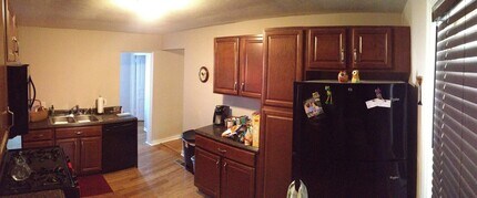 986 E Warrington Ave in Pittsburgh, PA - Building Photo - Building Photo