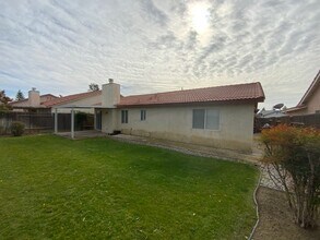 4010 Pacific Wind Ct in Bakersfield, CA - Building Photo - Building Photo