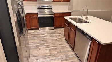 3335 Castleberry Village Cir in Cumming, GA - Building Photo - Building Photo
