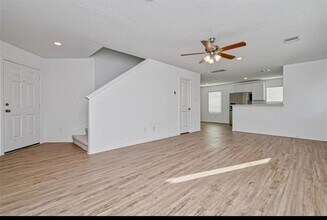 1319 Vincente Ct in Conroe, TX - Building Photo - Building Photo