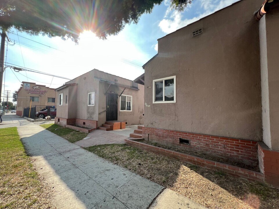 6335 State St in Huntington Park, CA - Building Photo