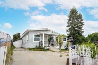 3836 Newton Ave in San Diego, CA - Building Photo - Building Photo