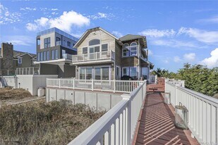 771 Dune Rd in Westhampton Beach, NY - Building Photo