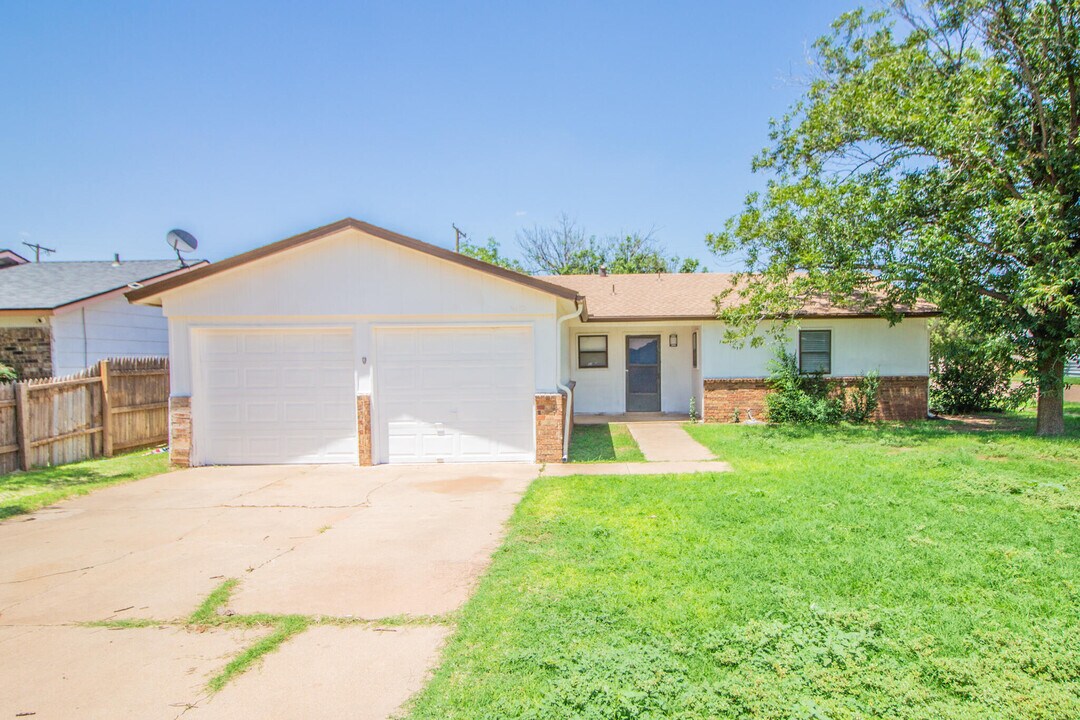 5402 25th St in Lubbock, TX - Building Photo