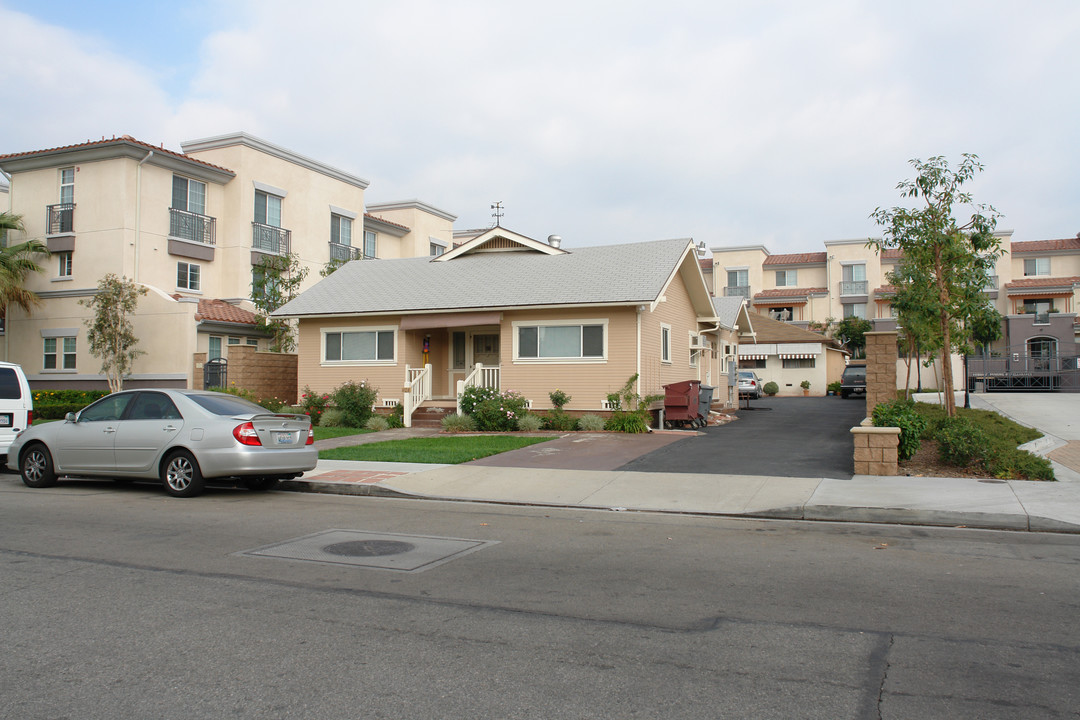 1128 Melrose Ave in Glendale, CA - Foto de edificio
