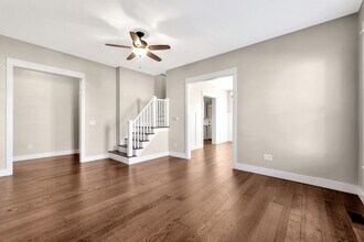 710 N Oak St in Bloomington, IL - Building Photo - Building Photo