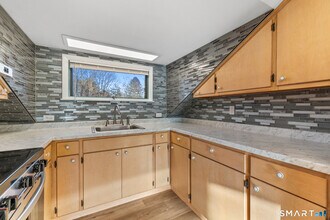 85 Hicock Dr in Southbury, CT - Building Photo - Building Photo