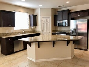 3947 Chessa Ln in Clovis, CA - Building Photo - Building Photo
