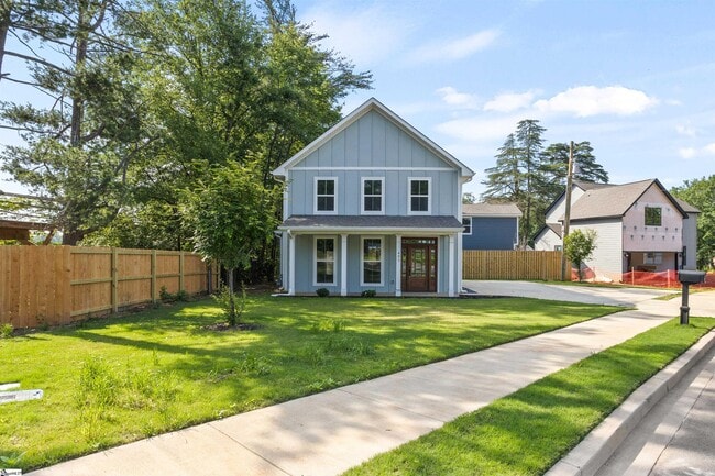401 Old Augusta Rd in Greenville, SC - Building Photo - Building Photo