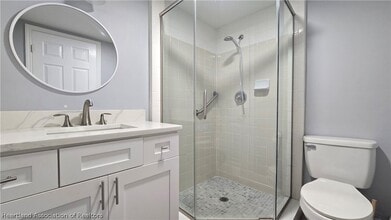 685 Lake June Rd in Lake Placid, FL - Foto de edificio - Building Photo