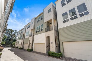 1013 W 17th St in Houston, TX - Building Photo