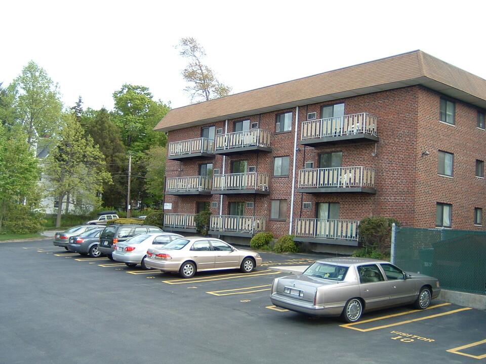 111 Warren Ave, Unit 4F in Quincy, MA - Building Photo