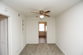 The Jeffersonian Apartments Of Indianapolis in Indianapolis, IN - Building Photo - Interior Photo