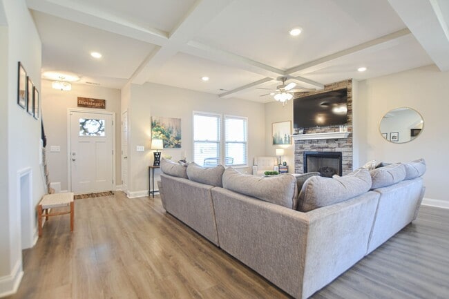 1046 Creek Wy in Clarksville, TN - Building Photo - Building Photo