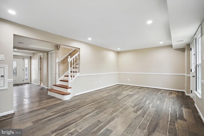 8102 Pinelake Ct in Alexandria, VA - Building Photo - Building Photo