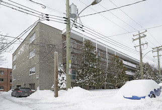 3955 Saint-Kevin in Montréal, QC - Building Photo - Building Photo