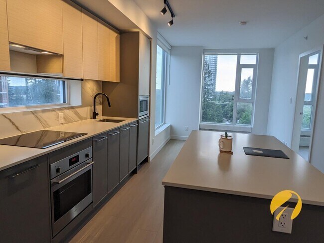 13745-13745 George Jct in Surrey, BC - Building Photo - Building Photo