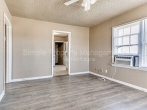 4011 N Rockwell Ave in Bethany, OK - Foto de edificio - Building Photo