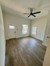 1019 Steves Ave in San Antonio, TX - Building Photo - Building Photo